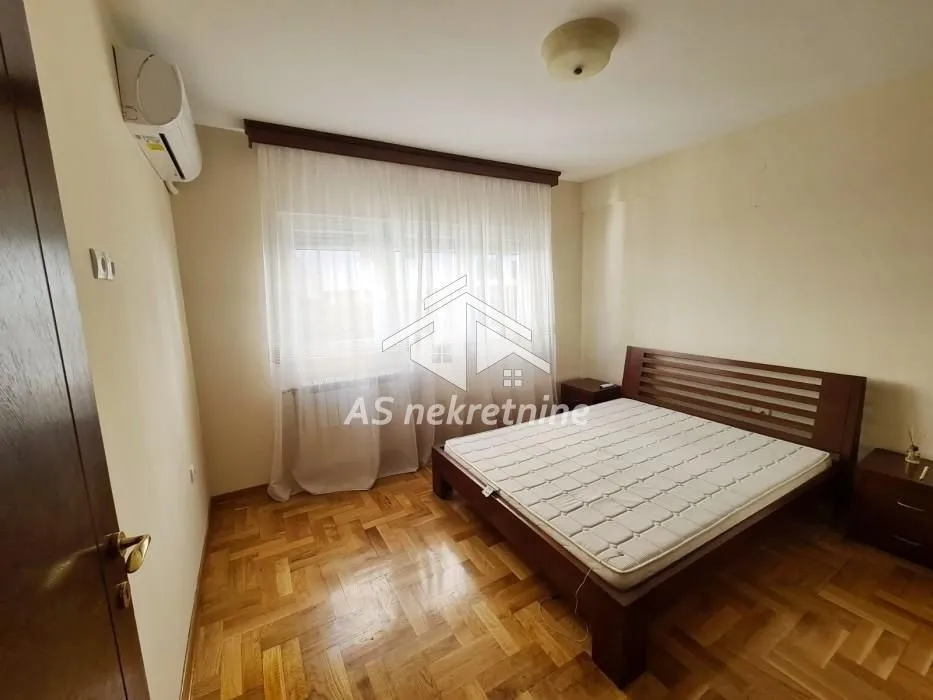Rent, three bedroom apartment, 78m², Vračar Hram, Vračar Sve Podlokacije