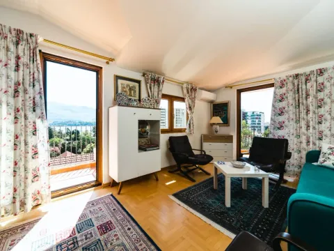 Rent, one bedroom apartment, 47m², Centar, Budva - image 2