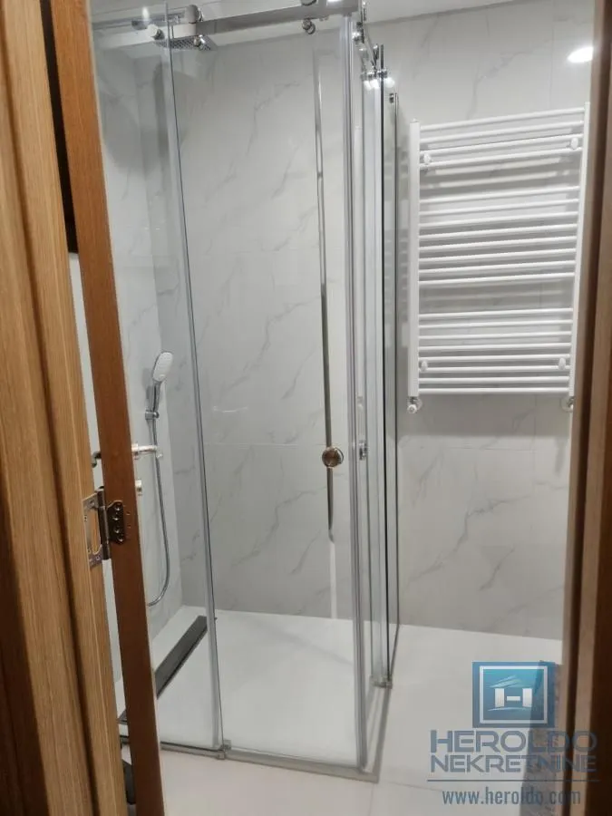 Prodaja, jednosoban stan, 46m², Centar, Zlatibor