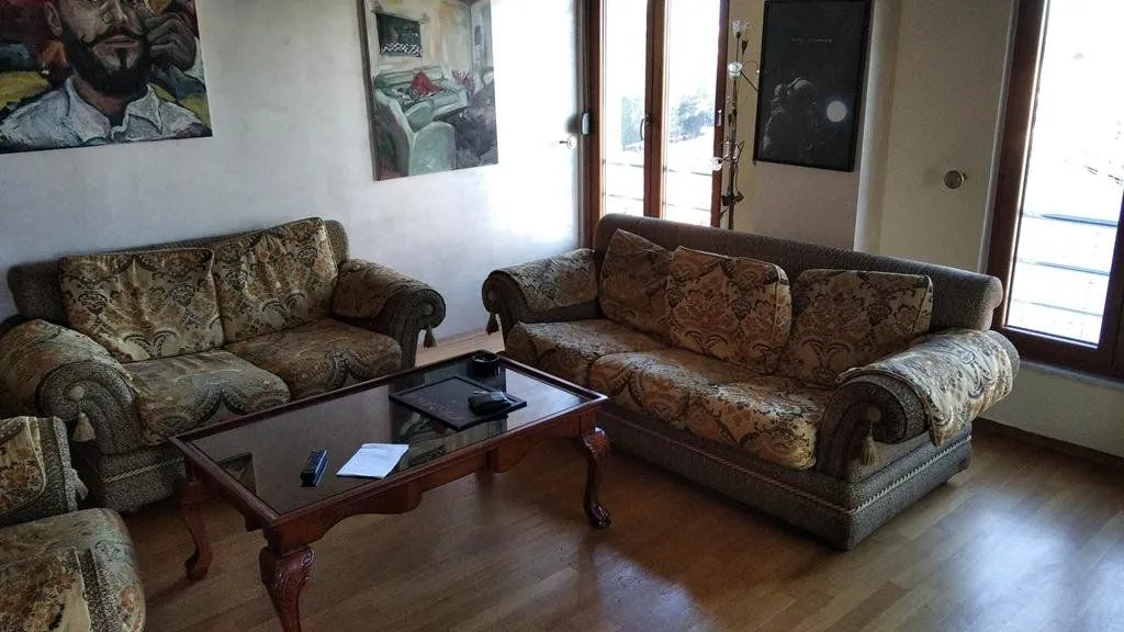 Izdavanje, dvosoban stan, 120m², Centar, Podgorica