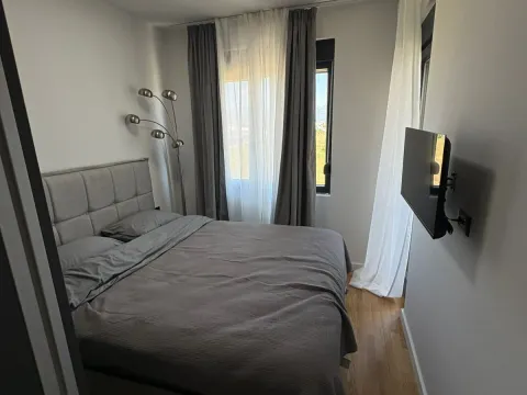 Izdavanje, dvosoban stan, 50m², Zabjelo, Podgorica - image 16