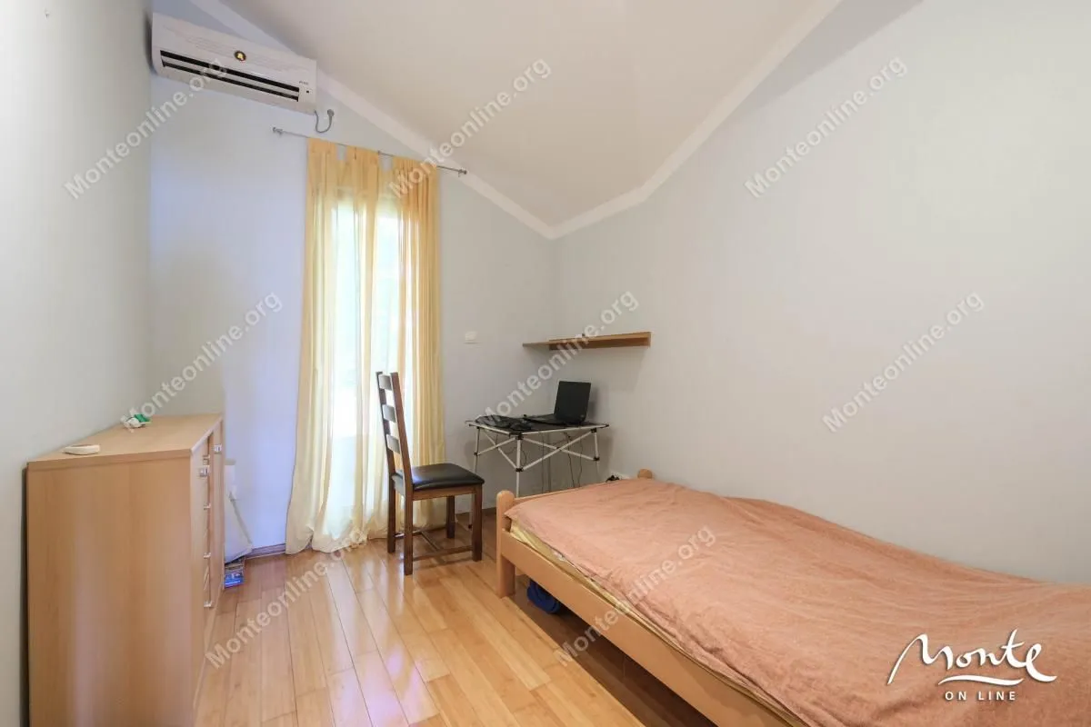 Prodaja, trosoban stan, 130m², Risan, Kotor