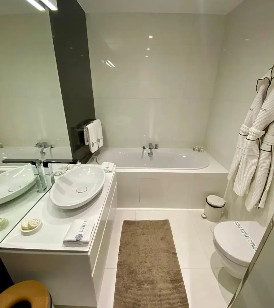 Prodaja, dvosoban stan, 108m², Zavala, Budva