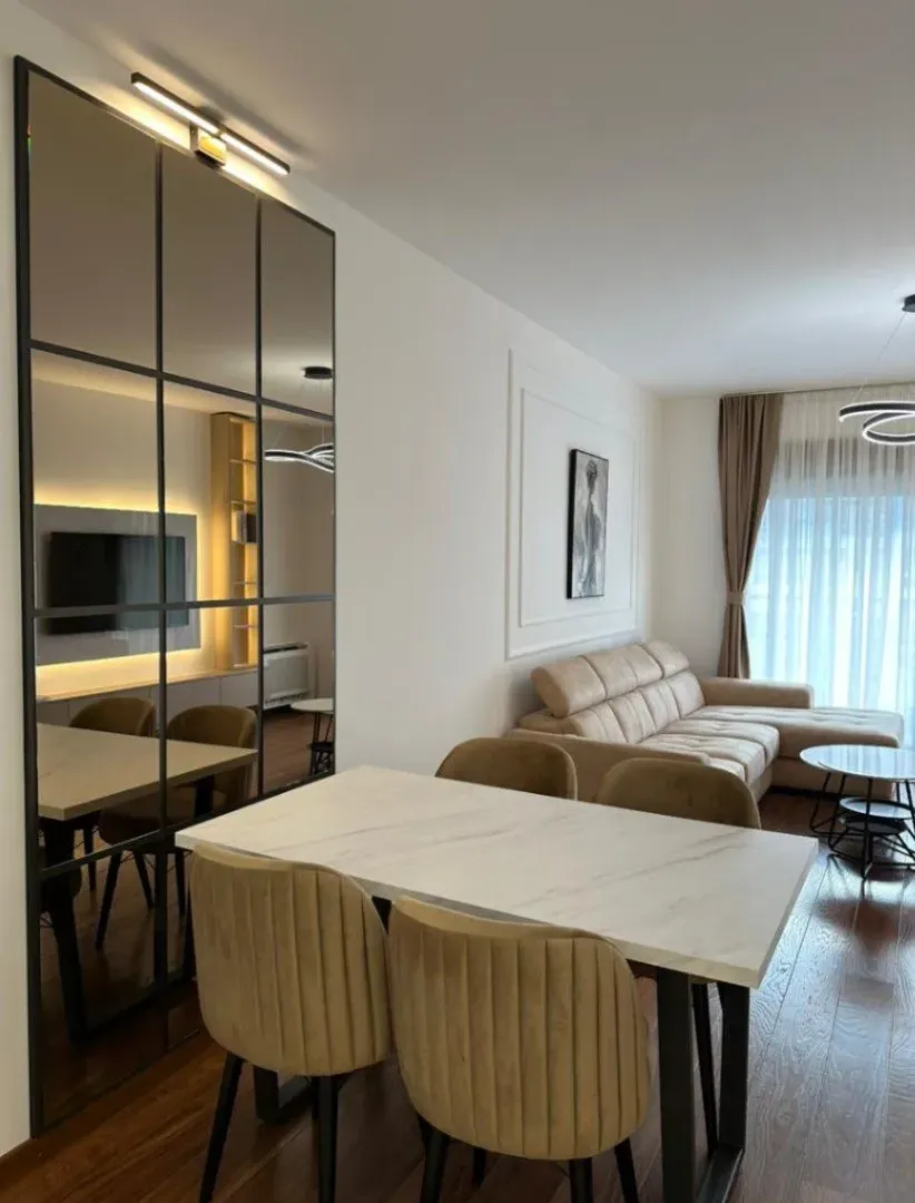Izdavanje, dvosoban stan, 72m², Master Kvart, Podgorica