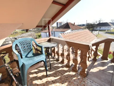 Izdavanje, kuća, 500m², Tološi, Podgorica - image 25