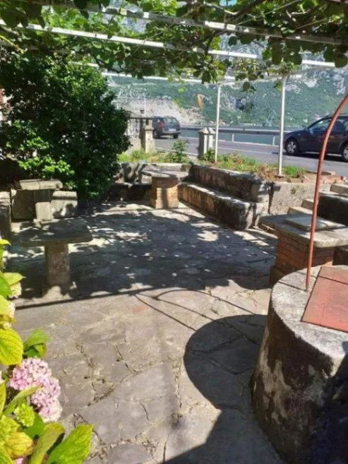 Prodaja, kuća, 300m², Kamenari, Herceg Novi