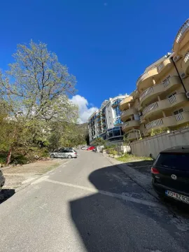 Izdavanje, garsonjera, 46m², Pržno, Budva - image 14