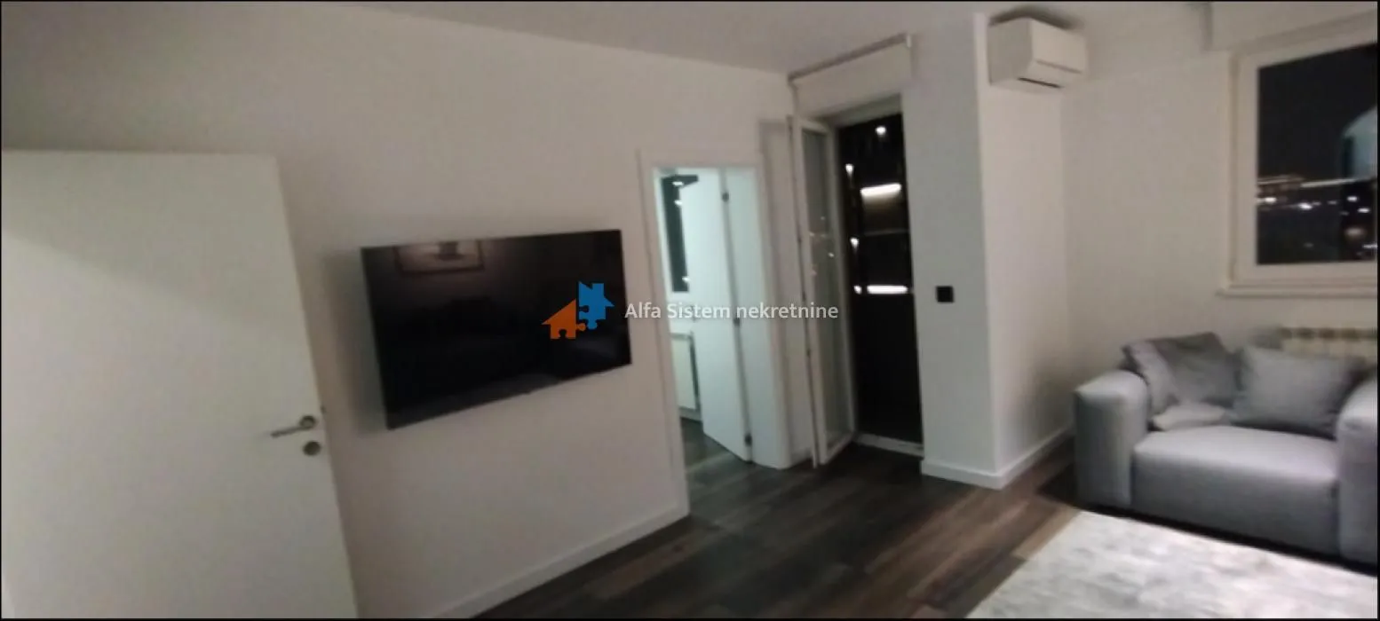 Rent, four bedroom apartment, 100m², Savski Venac, Beograd