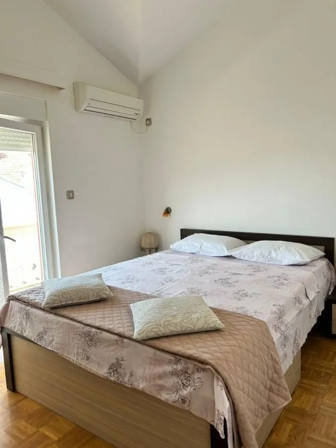 Rent, two bedroom apartment, 120m², Seljanovo, Tivat