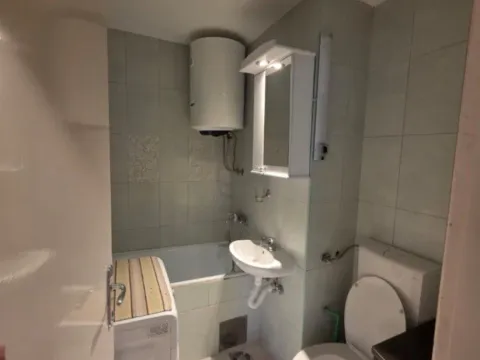 Izdavanje, dvosoban stan, 60m², Preko Morače, Podgorica - image 5