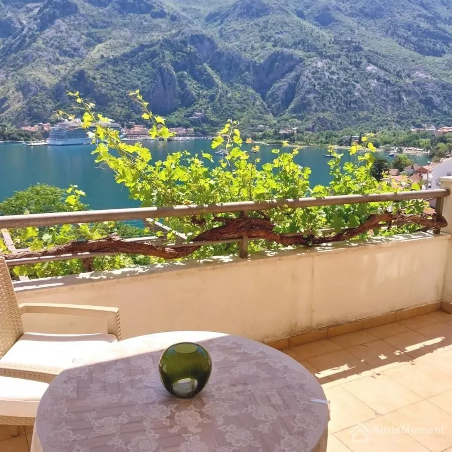 Prodaja, dvosoban stan, 82m², Muo, Kotor