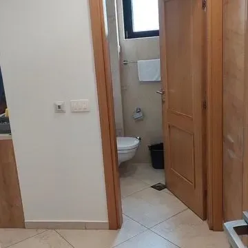 Izdavanje, jednosoban stan, 40m², Centar, Budva - image 11