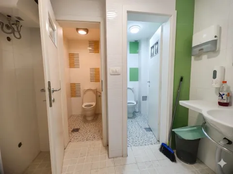 Izdavanje, poslovni prostor, 69m², Centar, Bar - image 2