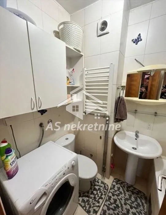 Izdavanje, dvosoban stan, 44m², Novi Beograd Blok 63, Novi Beograd Sve Podlokacije