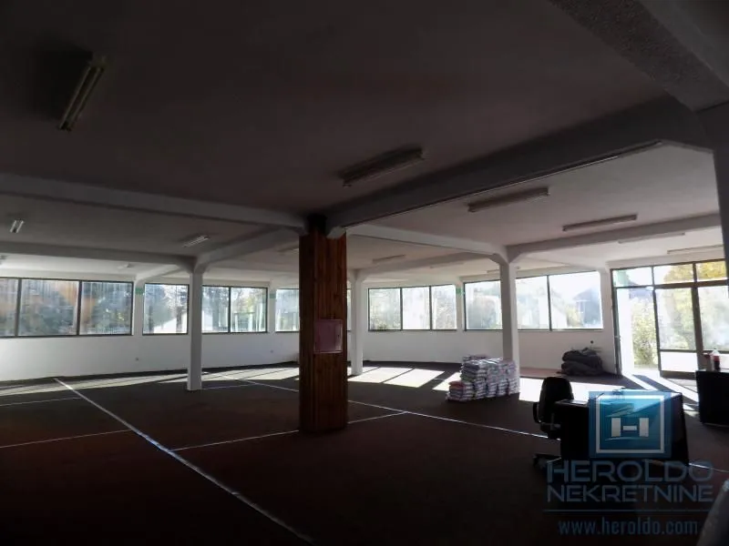 Rent, office space, 1300m², Supska, Ćuprija