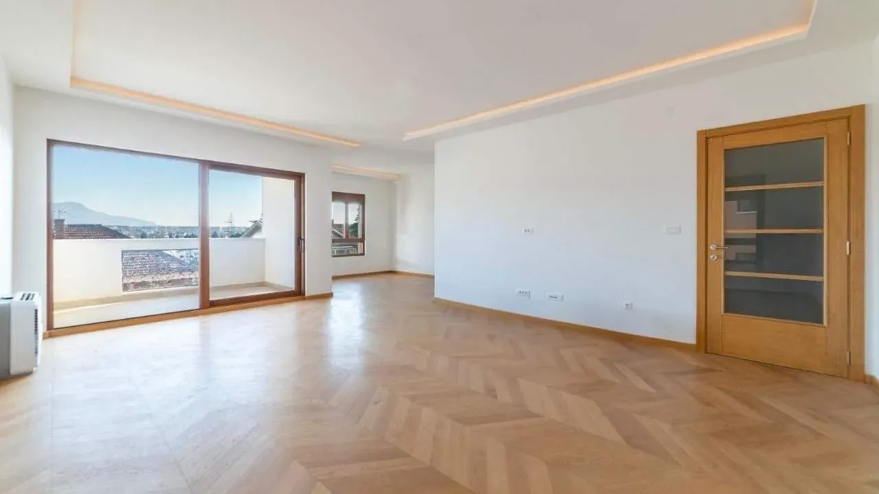 Prodaja, trosoban stan, 142m², Podgorica, Crna Gora