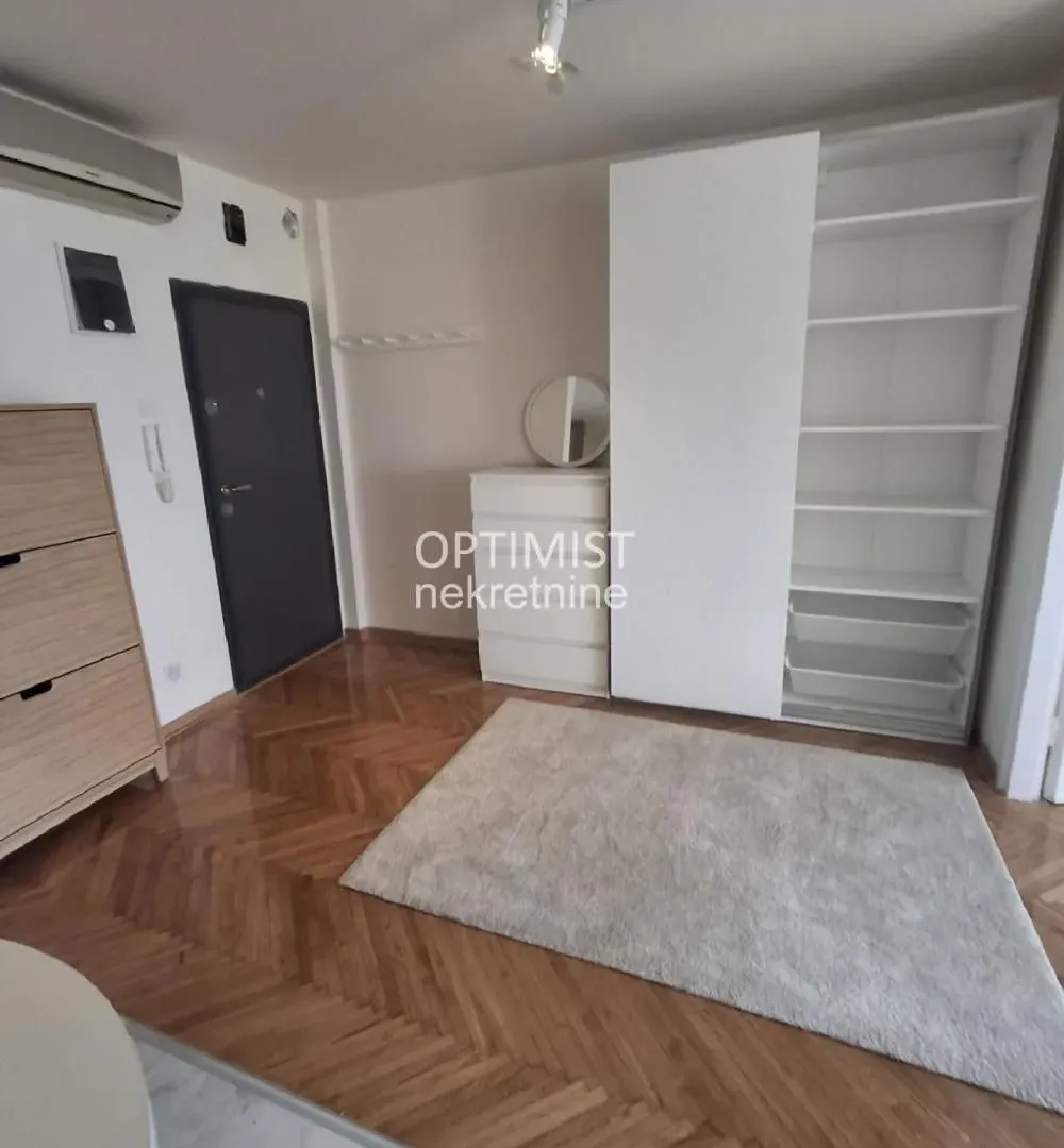 Prodaja, dvosoban stan, 60m², Novi Beograd Blok 1 Fontana, Novi Beograd Sve Podlokacije