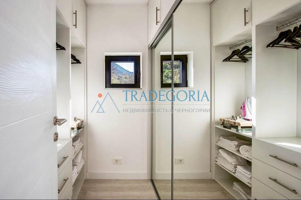 Prodaja, kuća, 180m², Tivat, Crna Gora