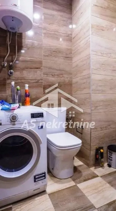 Izdavanje, trosoban stan, 82m², Filmski Grad, Beograd