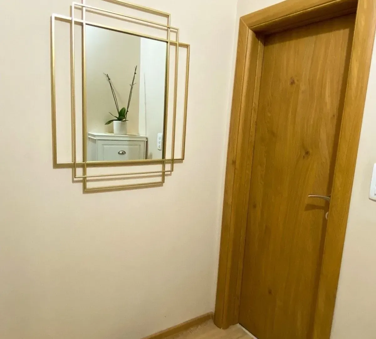 Izdavanje, dvosoban stan, 58m², Bijeli Do, Budva