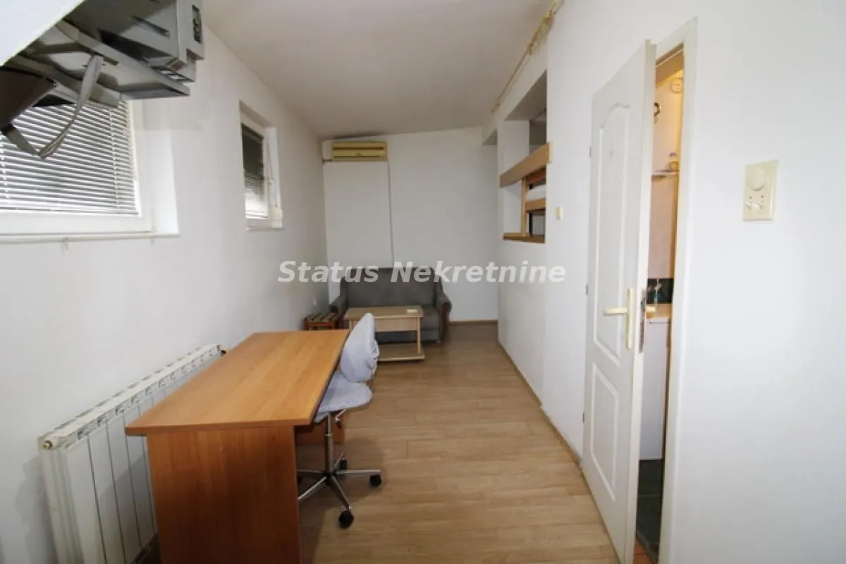 Rent, studio apartment, 27m², Bulevar Oslobodjenja, Novi Sad Sve Podlokacije