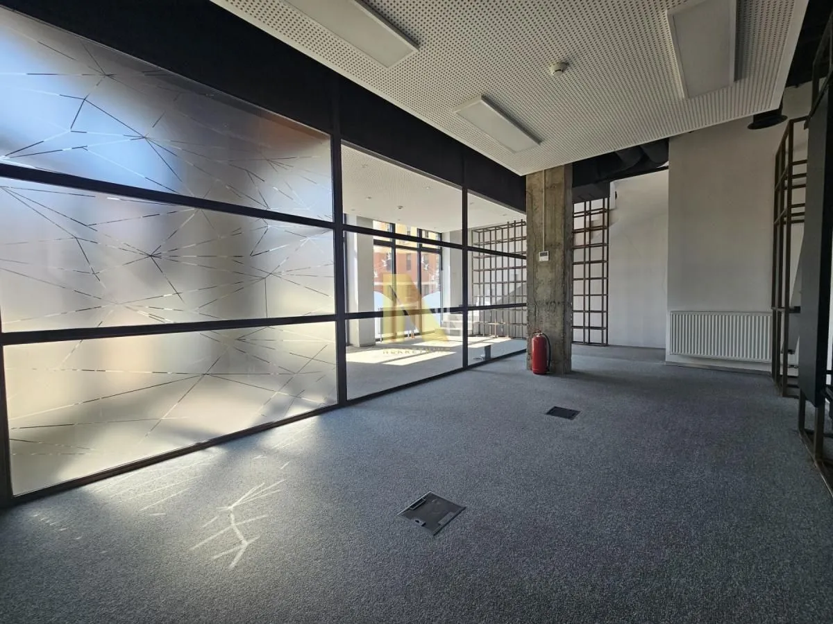 Rent, office space, 527m², Podbara, Novi Sad Sve Podlokacije