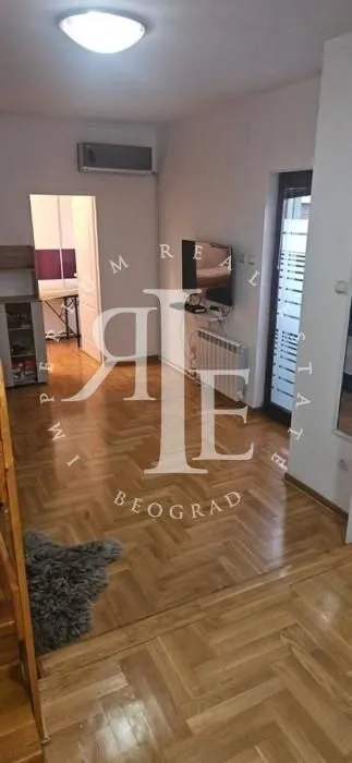 Sale, house, 108m², Kluz, Zvezdara Sve Podlokacije