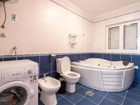 Prodaja, kuća, 185m², Krašići, Tivat - image 8