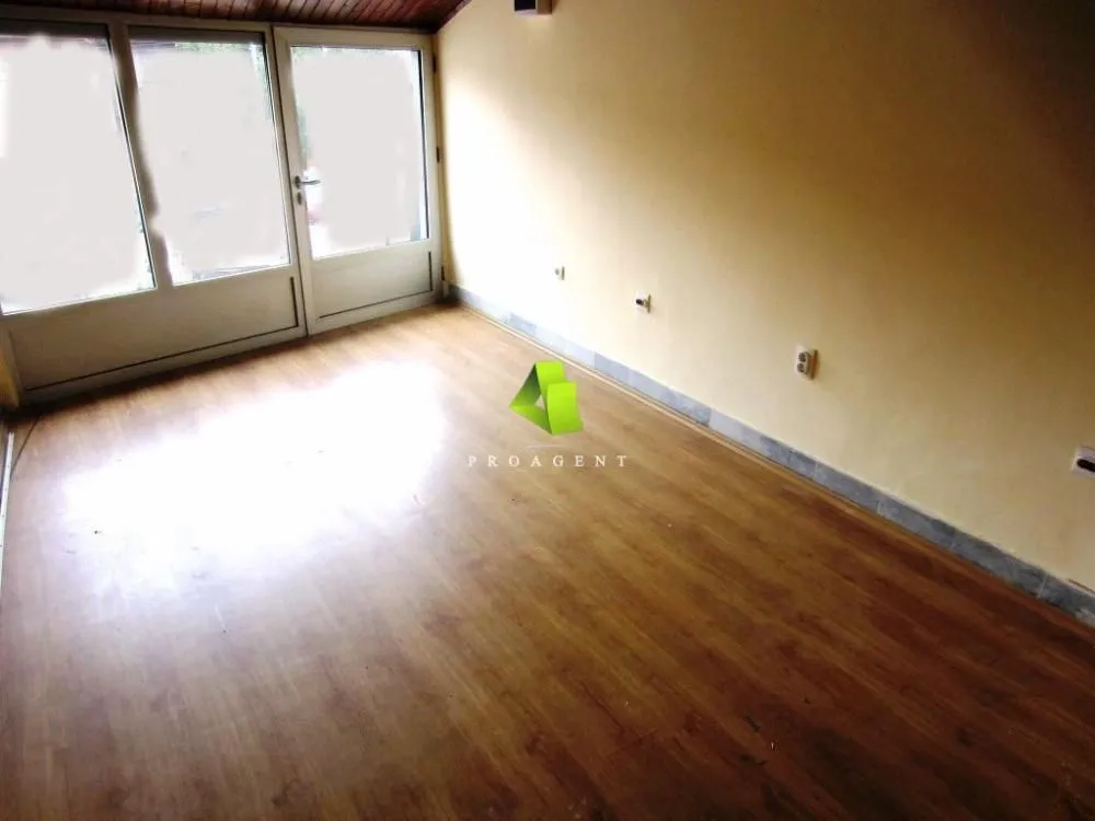 Sale, office space, 42m², Medijana, Niš