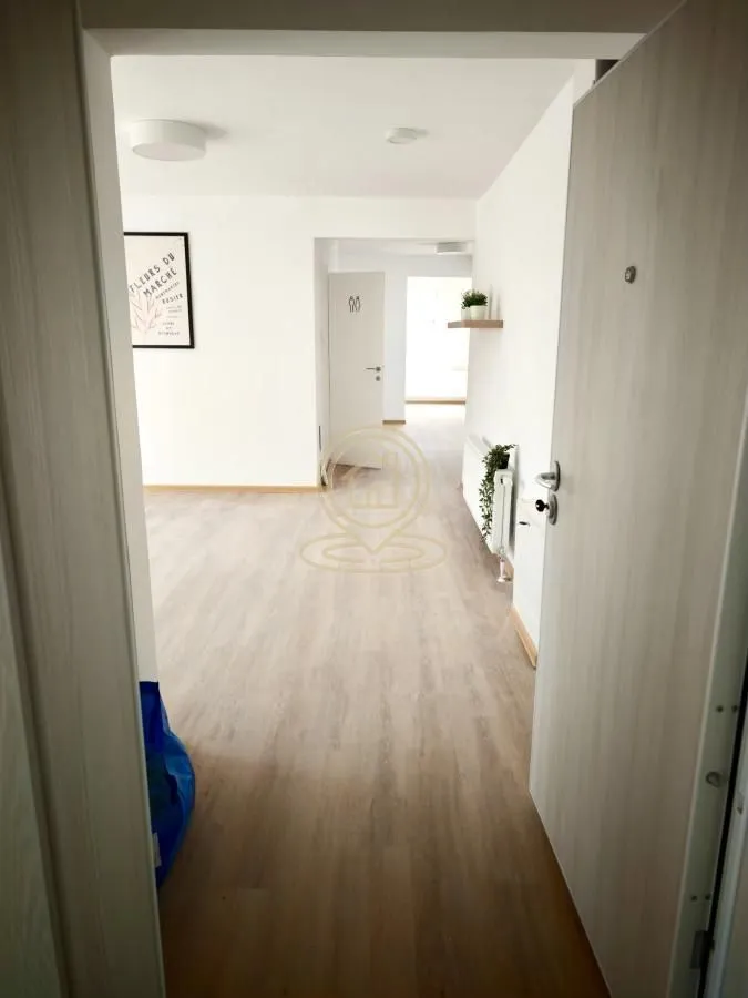 Rent, office space, 96m², Medijana, Niš