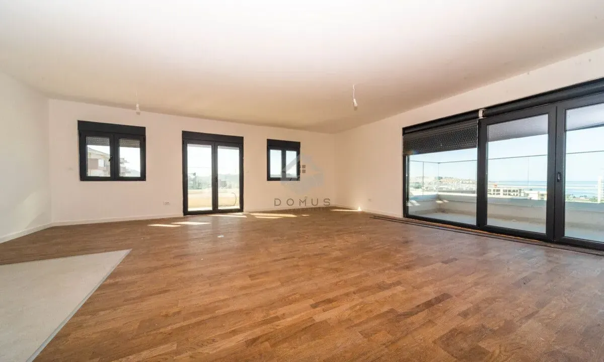 Sale, three bedroom apartment, 131m², Bar, Crna Gora