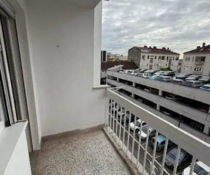 Izdavanje, dvosoban stan, 88m², Centar, Podgorica - image 11