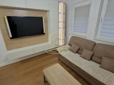 Stan in Bulevar Evrope