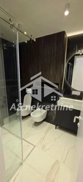 Izdavanje, dvosoban stan, 66m², Savski Venac, Beograd