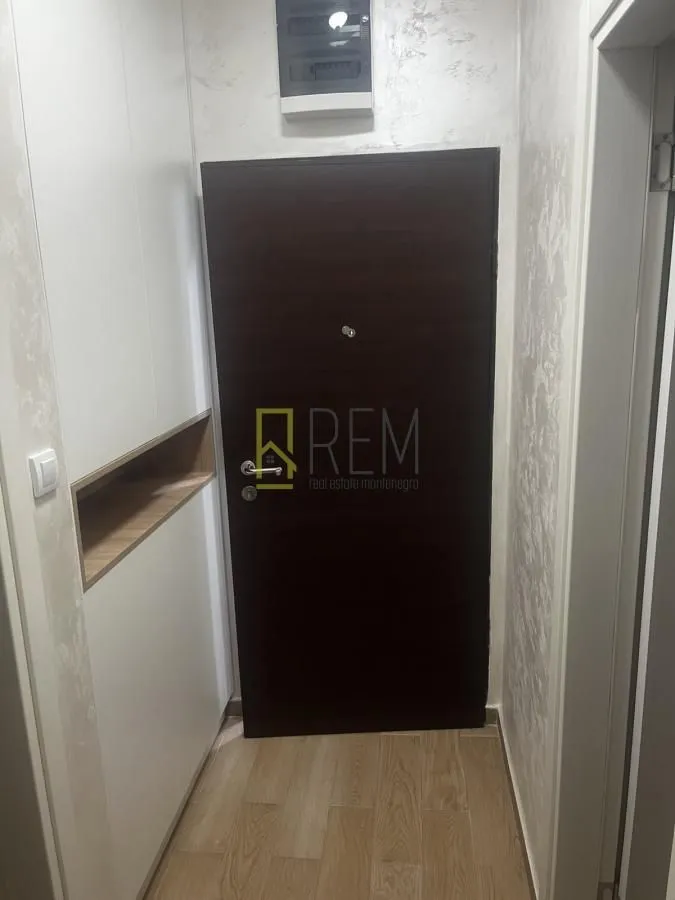 Prodaja, jednosoban stan, 43m², Stari Aerodrom, Podgorica