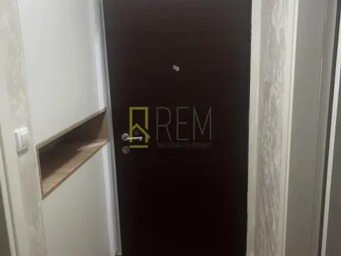 Prodaja, jednosoban stan, 43m², Stari Aerodrom, Podgorica - image 9