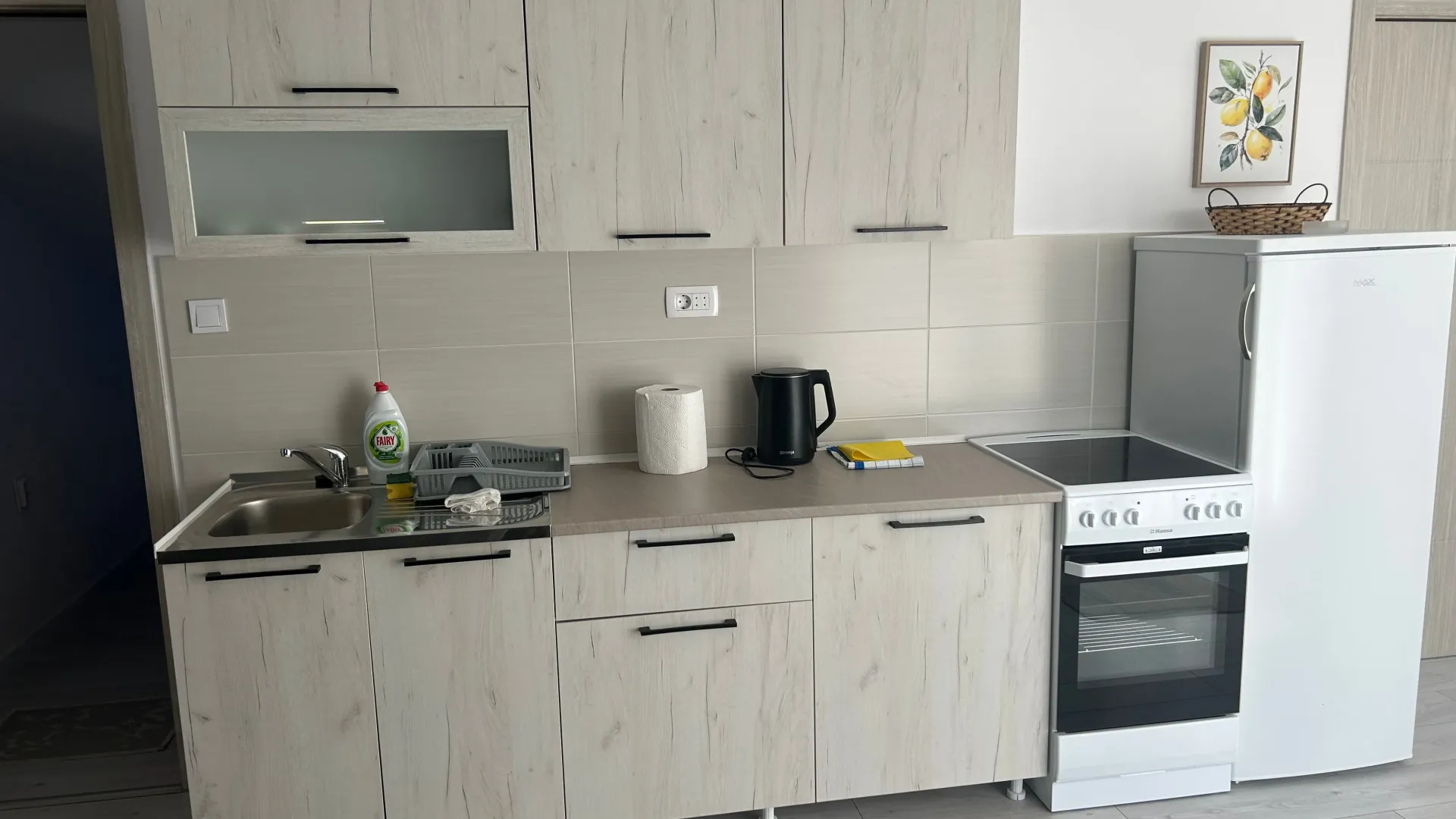Izdavanje, dvosoban stan, 68m², Đenovići, Herceg Novi