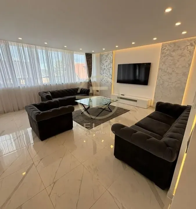 Izdavanje, četvorosoban stan, 98m², Tatarsko brdo, Petrovaradin