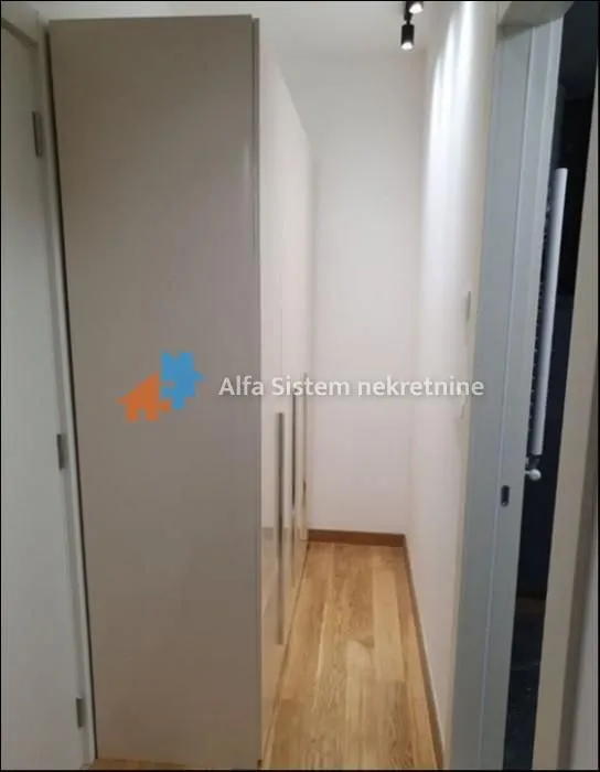 Izdavanje, četvorosoban stan, 105m², Novi Beograd Blok 65, Novi Beograd Sve Podlokacije