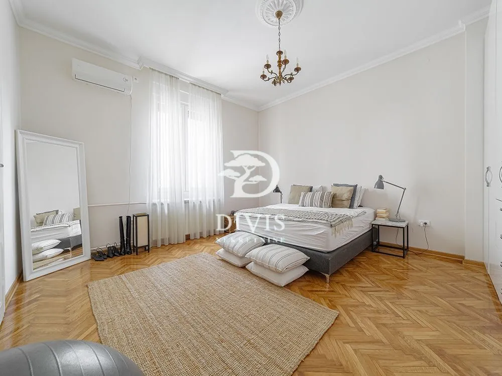 Prodaja, trosoban stan, 100m², Vračar Centar, Vračar Sve Podlokacije