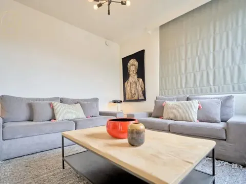 Izdavanje, trosoban stan, 85m², Savski Venac, Beograd - image 4