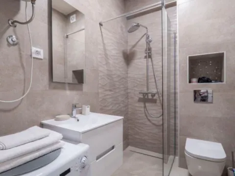 Izdavanje, garsonjera, 25m², Bečići, Budva - image 10