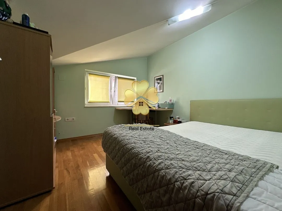 Sale, house, 356m², Tološi, Podgorica