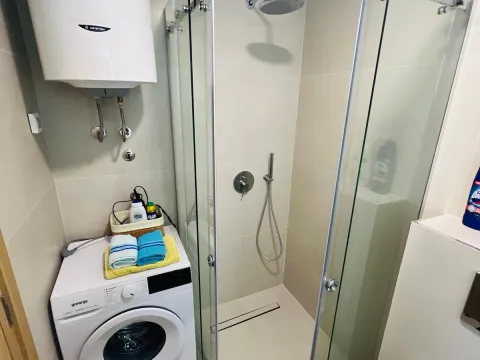 Izdavanje, jednosoban stan, 47m², City Kvart, Podgorica - image 7