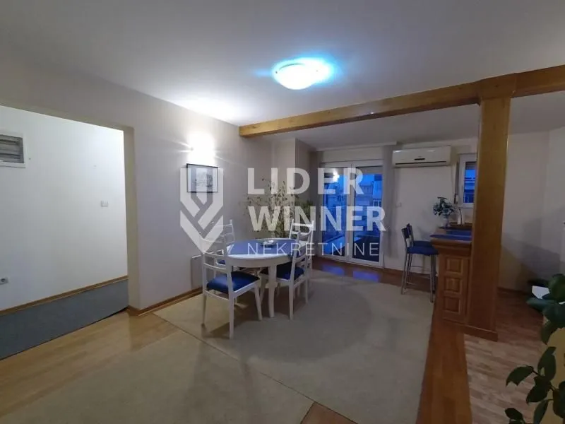 Prodaja, trosoban stan, 85m², Kalenić Pijaca, Vračar Sve Podlokacije