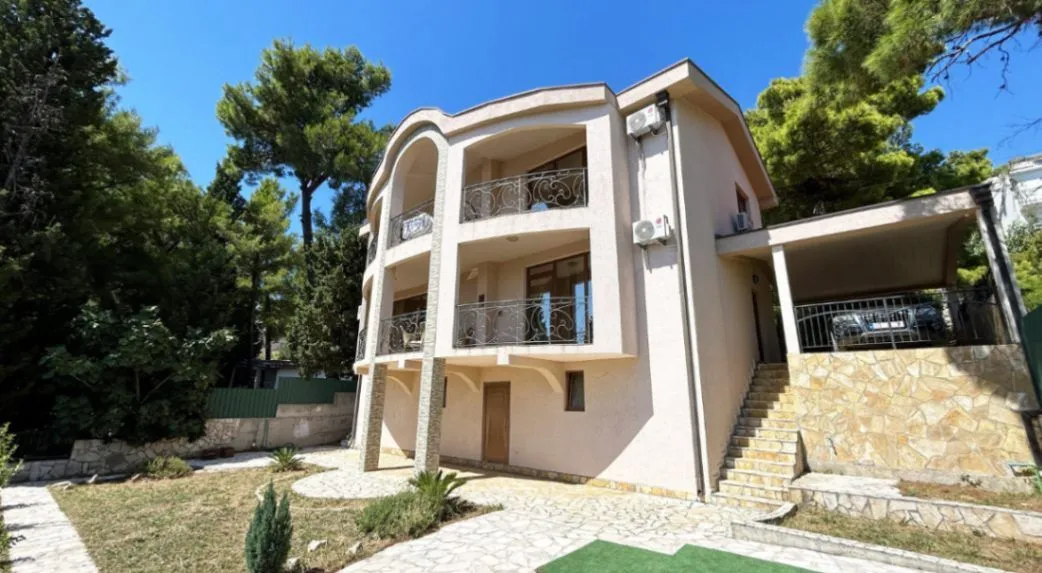 Sale, house, 200m², Centar, Bar