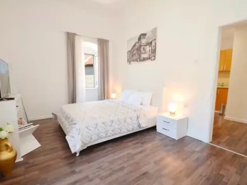 Sale, one bedroom apartment, 42m², Stari Grad Kotor, Kotor - image 4