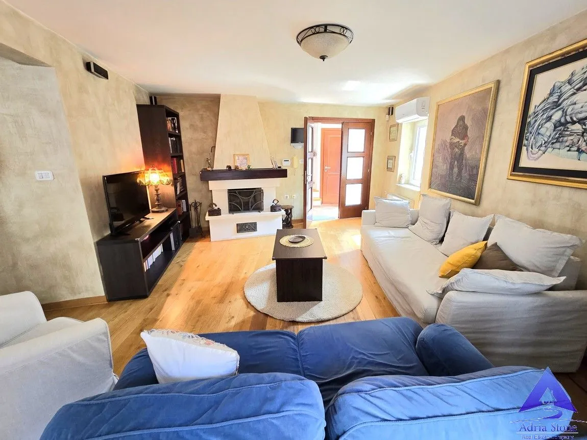 Rent, three bedroom apartment, 124m², Stari Grad, Budva
