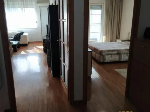 Rent, two bedroom apartment, 78m², Južni Bulevar, Vračar Sve Podlokacije - image 9