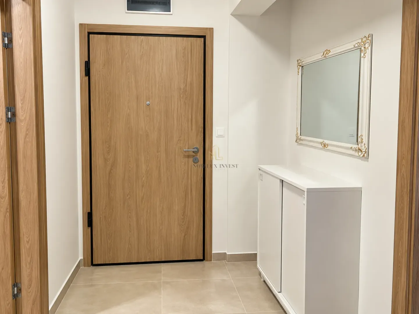 Izdavanje, jednosoban stan, 53m², Central Point, Podgorica